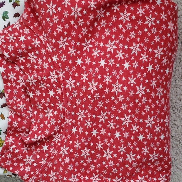 Group of three (3) women's long sleeve shirts like new - Picture 7 of 9